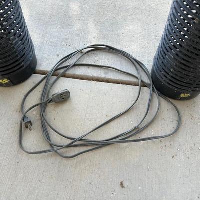 2 BUG ZAPPERS AND AN EXTENSION CORD