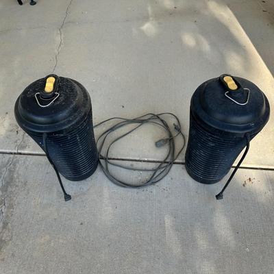 2 BUG ZAPPERS AND AN EXTENSION CORD
