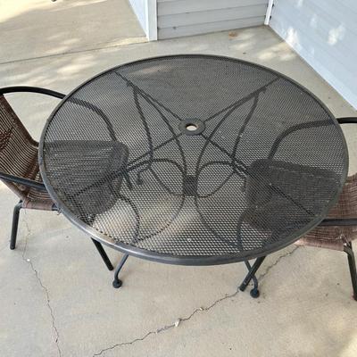 METAL MESH PATIO TABLE W/2 OUTDOOR WICKER CHAIRS
