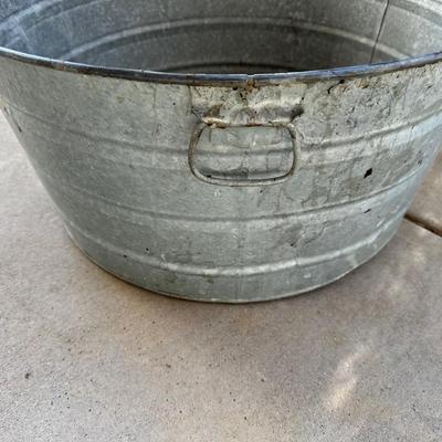 GALVANIZED METAL WASH TUB