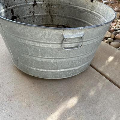 GALVANIZED METAL WASH TUB