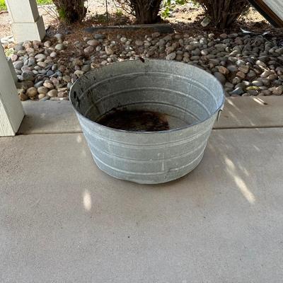 GALVANIZED METAL WASH TUB