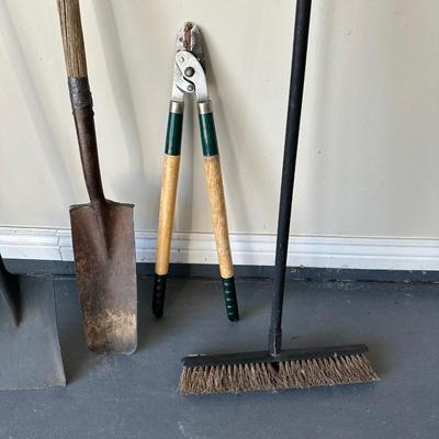 YARD AND GARDEN TOOLS