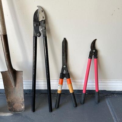 YARD AND GARDEN TOOLS