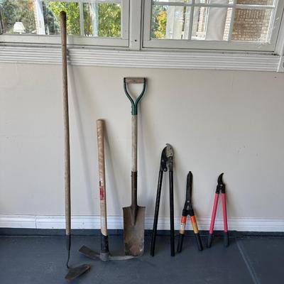 YARD AND GARDEN TOOLS