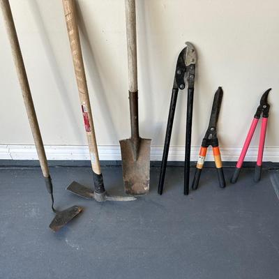 YARD AND GARDEN TOOLS