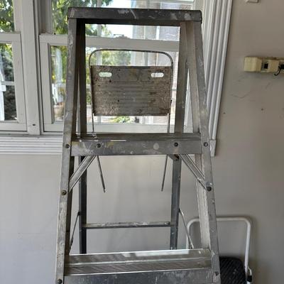 5' ALUMINUM LADDER AND A STEP STOOL