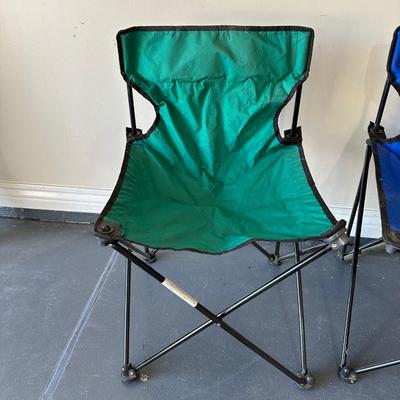2 FOLDING CHAIRS, 2 BEVERAGE COOLERS AND A FOOD COOLER