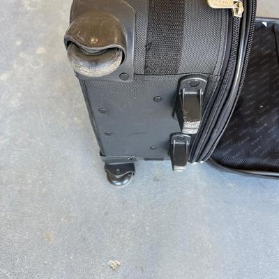 FULL SIZE AEROBED AIR MATTRESS, 2 SUITCASES AND A NECK PILLOW