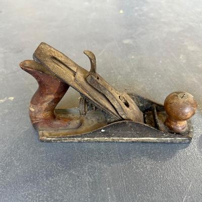 2 VINTAGE WOOD PLANES