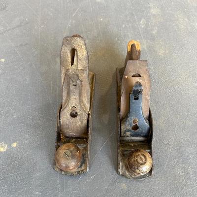 2 VINTAGE WOOD PLANES