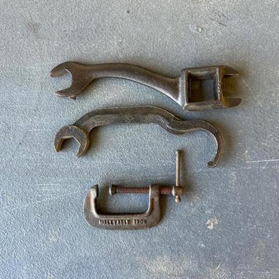 ANTIQUE WRENCHES AND A SMALL C-CLAMP