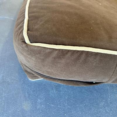 THICK DOG BED, GROOMING BRUSHES, HALTERS AND MORE