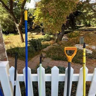 EXTENSION POLE, LIGHT BULB CHANGER, PUSH BROOMS, SNOW SHOVEL