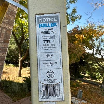 KELLER MODEL 778 FIBERGLASS 8 FOOT LADDER