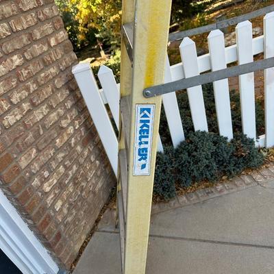 KELLER MODEL 778 FIBERGLASS 8 FOOT LADDER