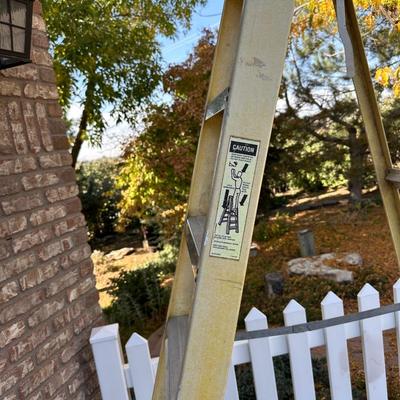 KELLER MODEL 778 FIBERGLASS 8 FOOT LADDER