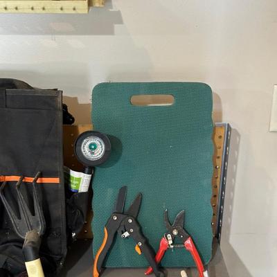 GARDENING TOOLS, SOLAR PATH LIGHTS & MORE