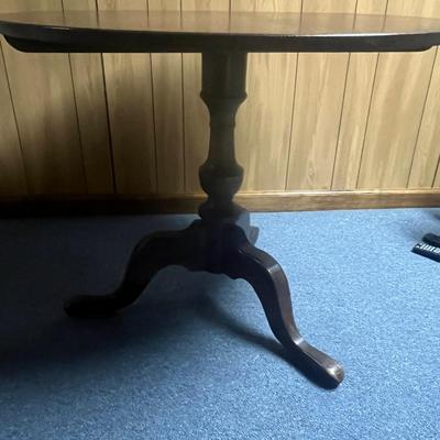 Pedestal Tilt Top Table (1BL-MG)