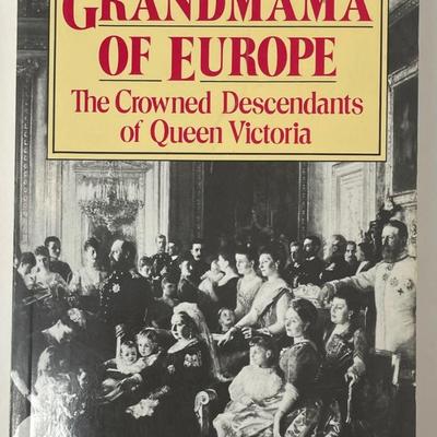 Grandma of Europe, Theo Aronsen