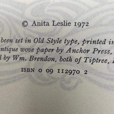 Edwardians in Love, Anita Leslie