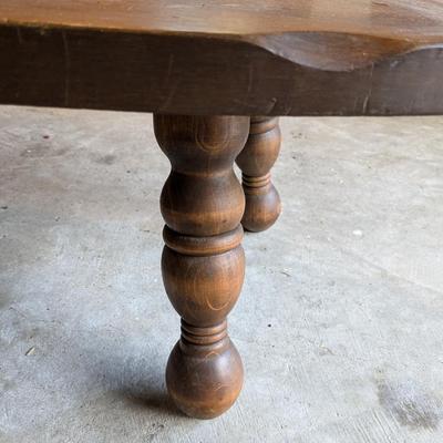 solid wood coffee table with 4 legs value: $150 lot 7833031
