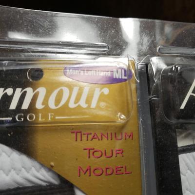 NIB Armour/Slazenger Golf Gloves, Golf Balls and More (1BC-KD)