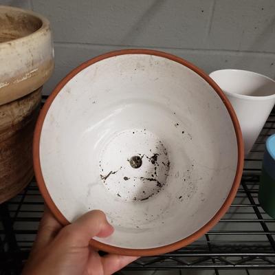 Large Lot of Plastic, Ceramic, & Tera Cotta Pots (G-KD)