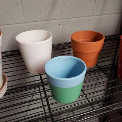Large Lot of Plastic, Ceramic, & Tera Cotta Pots (G-KD)
