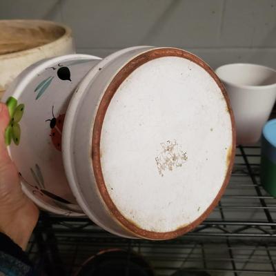 Large Lot of Plastic, Ceramic, & Tera Cotta Pots (G-KD)