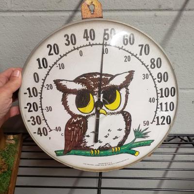 Outdoor Thermometers and Enchanting Wooden/Moss Birdhouse (G-KD)