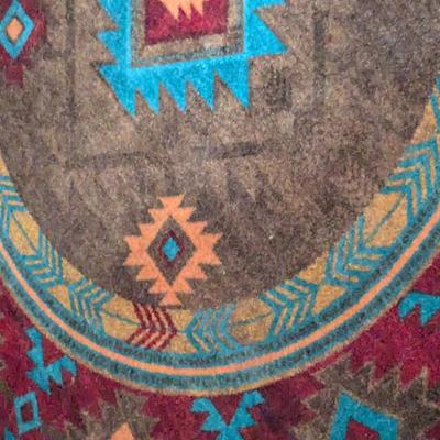 90 round southwest rug 90 inches like new!!VALUE: $345 0815433