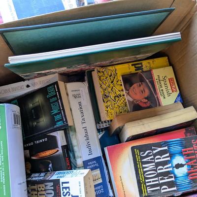 BOOKS Misc lot 3 large boxes of paperbacks! VALUE: $350 0095250
