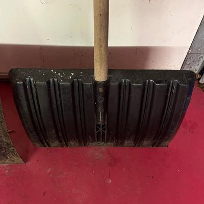 Snow Shovel & Ice Melt (G-MG)