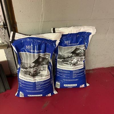 Snow Shovel & Ice Melt (G-MG)