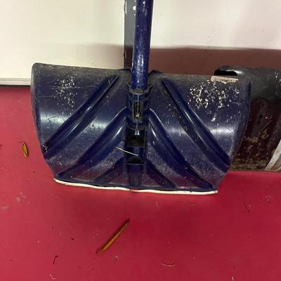 Snow Shovel & Ice Melt (G-MG)