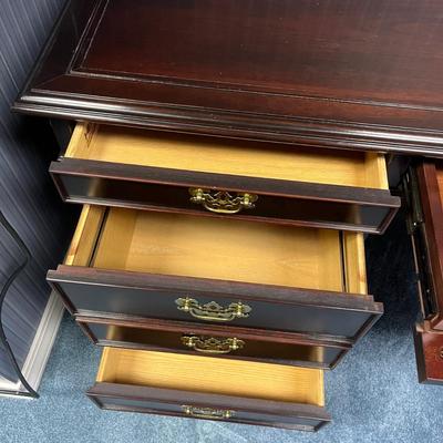 Hekman Computer Desk (1BO-MG)