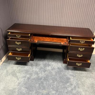 Hekman Computer Desk (1BO-MG)