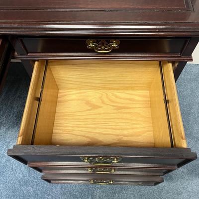 Hekman Computer Desk (1BO-MG)