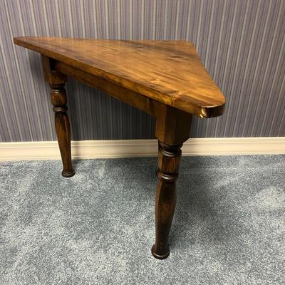 Triangle Side Table & Diamond Foot Stool (1BO-MG)