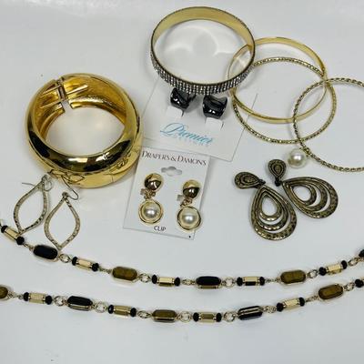 Costume Jewelry Lot 1 -earrings bracelets necklaces