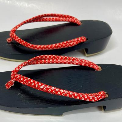 Japanese Women's Zori Wooden Sandals
