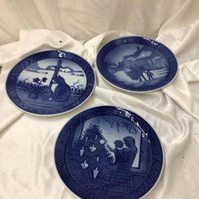 Royal Copenhagen Christmas Flow Blue Collector Plates 70, 80, 81