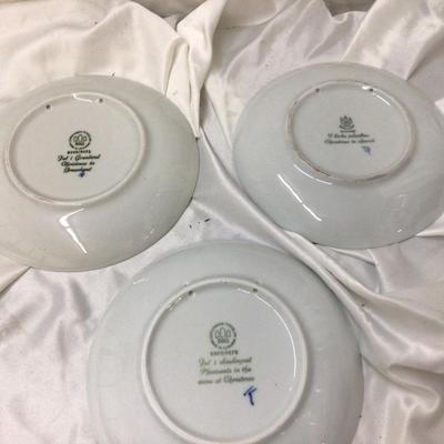 Denmark Copenhagen Flow Blue Collectible Christmas Plates 68, 70, and 72