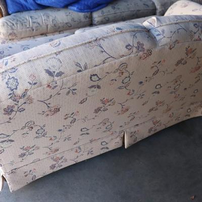 Vintage Floral couch & Love seat