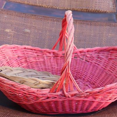 Lot of three baskets 