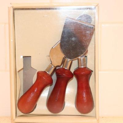 Three piece wooden cheese spreders