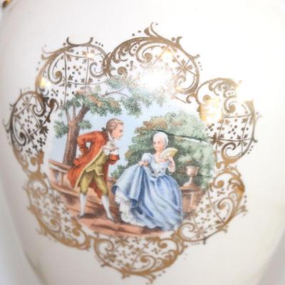 VINTAGE VICTORIAN COLONIAL LAMP IVORY