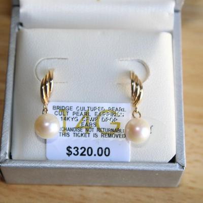 Dangling Pearl Earrings