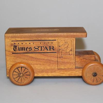 Vintage Wooden TOYSTALGIA Truck Bank ~ 1979 ~ Kansas City Times Star